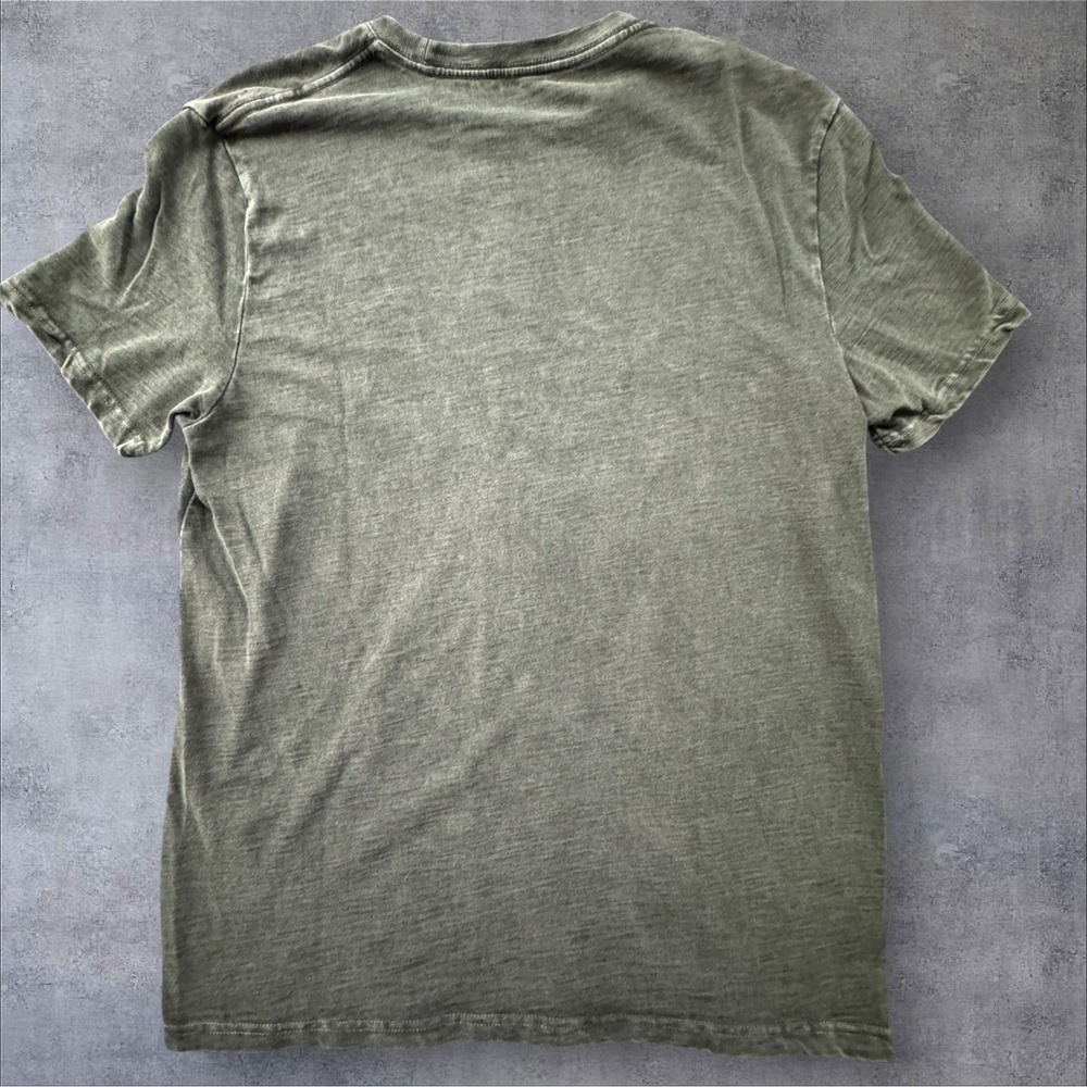 Lucky Brand Psyched Out Santa T-Shirt Large Gray Graphic Tee Christmas Xmas - Picture 9 of 9